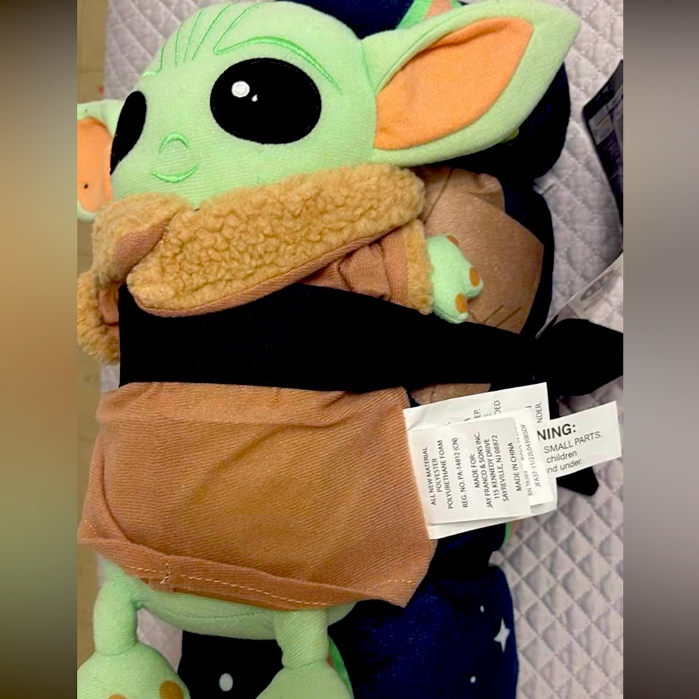 Yoda blanked new with plushy